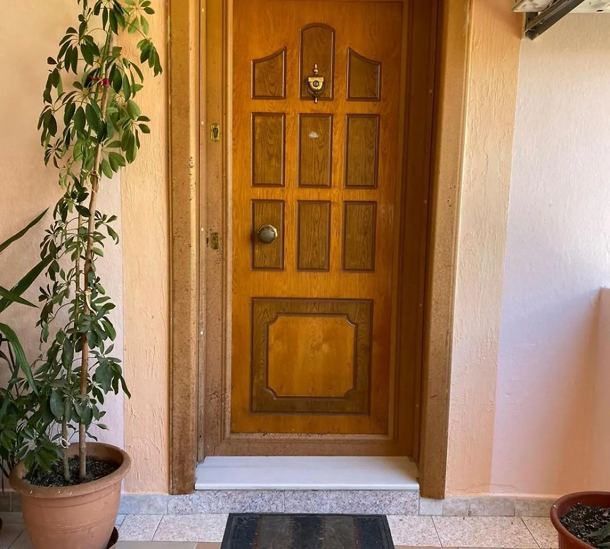 Cenko Family Apartment Gjirokaster 0*,  Albania